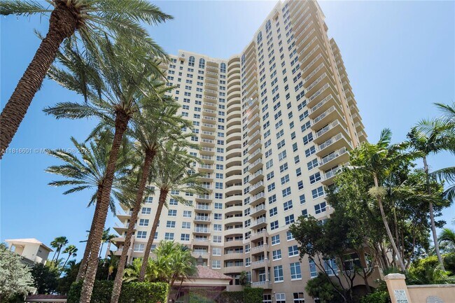 Building Photo - 19501 W Country Club Dr