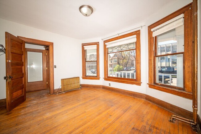 Building Photo - 405-407 W Main St - Duplex