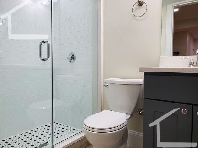 Building Photo - Coolidge Corner Area, In-Unit Washer and Dryer,  Parking for Rent