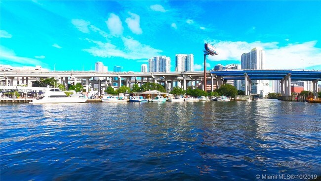 Building Photo - 400 SW 2nd St