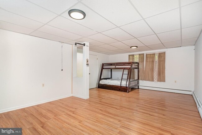 Building Photo - 302 Hickory Hill Terrace
