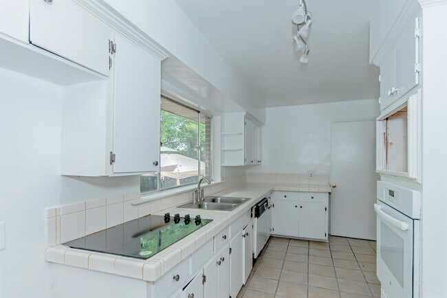 Building Photo - 3105 Pelzer Ave