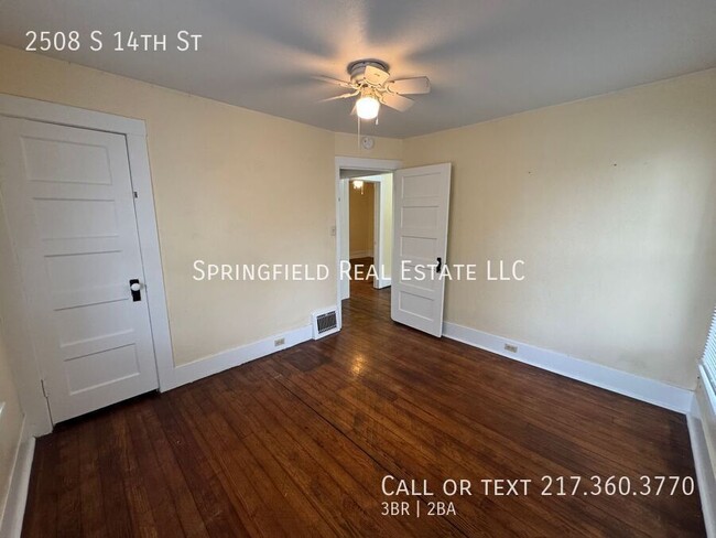 Building Photo - Spacious 3 Bed, 2 Bath Home with Balcony a...