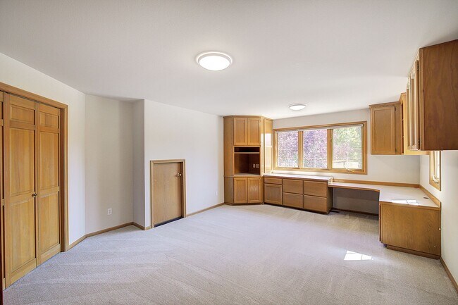 Building Photo - 4bd/2.5ba Sammamish House