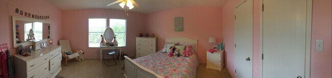 Building Photo - 8911 Rainbow Crk