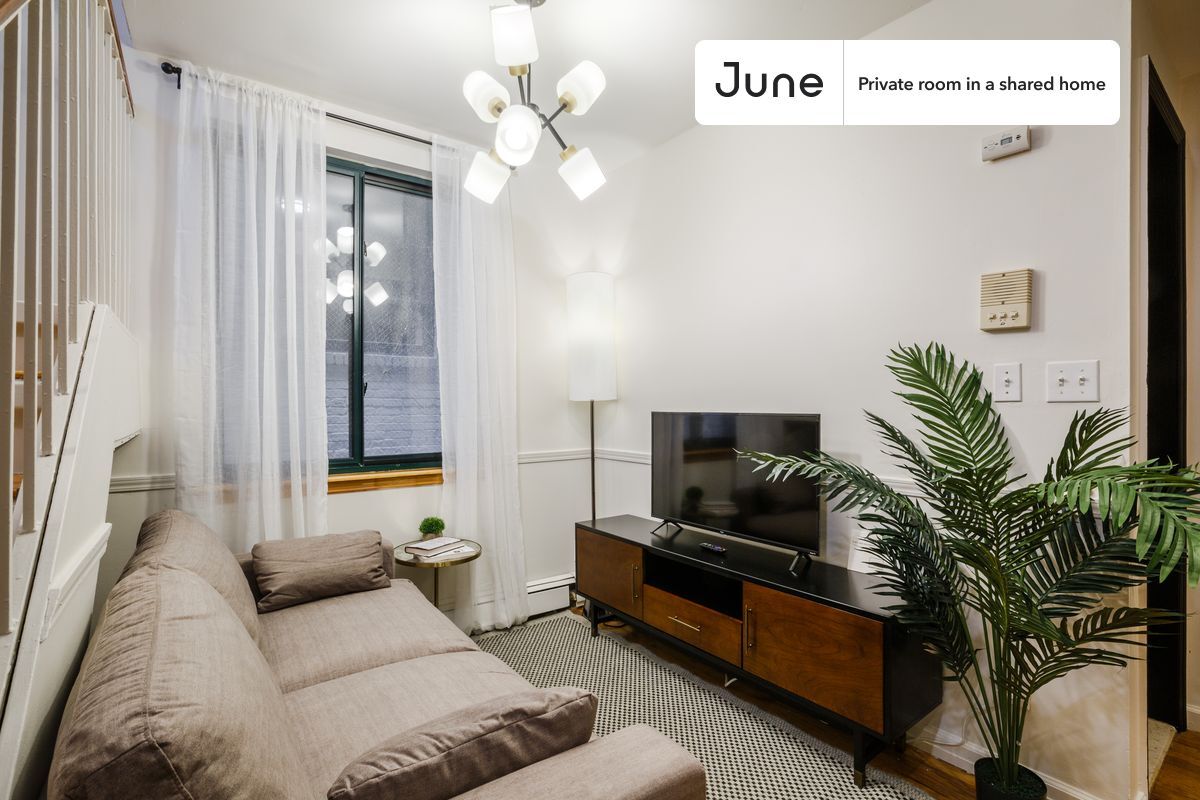 Building Photo - Room in Shared 5 bed/2 bath home in East Village