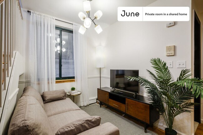 Building Photo - Room in Shared 5 bed/2 bath home