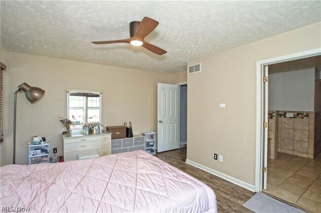 Building Photo - 3055 Appleby Ln
