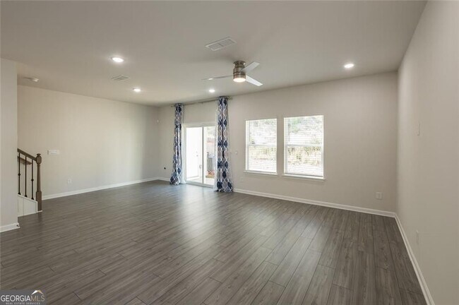 Building Photo - 345 Timberland Ave
