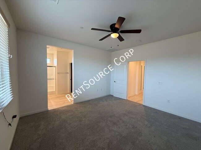 Building Photo - 3717 Santa Monica Ct