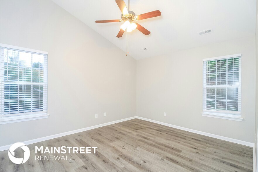 Building Photo - 556 Lakeside Valley Dr