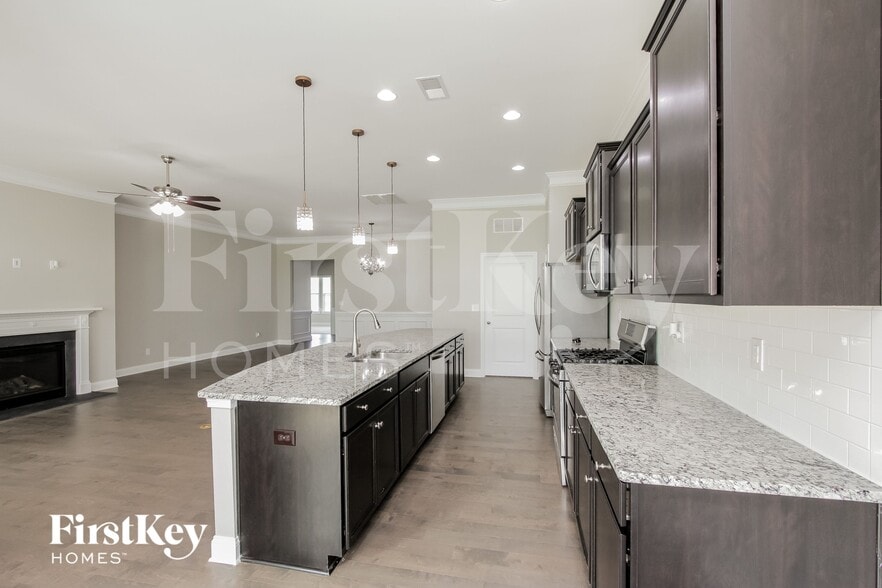 Building Photo - 3817 Norman View Dr