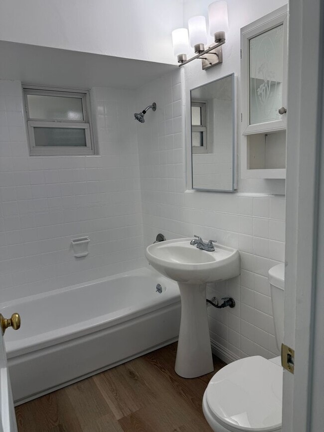 Building Photo - Beautiful, Remodeled 3BR/2BA ranch style home w/huge yard and washer/dryer available now!!