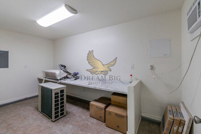 Building Photo - 4615 E St Louis Ave