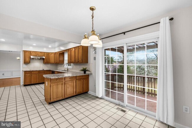 Building Photo - 7520 Royal Dominion Dr