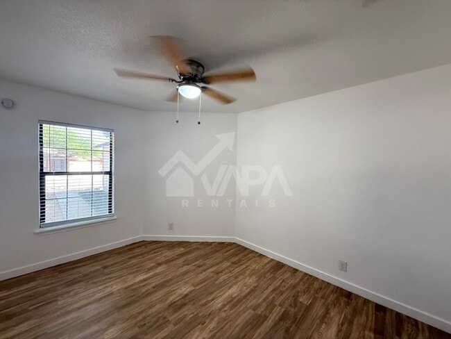 Building Photo - 10038 Raven Field Dr