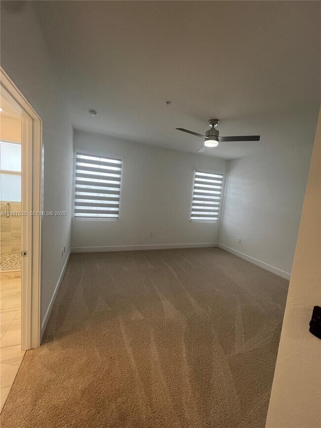 Building Photo - 141 SW 171st Ave