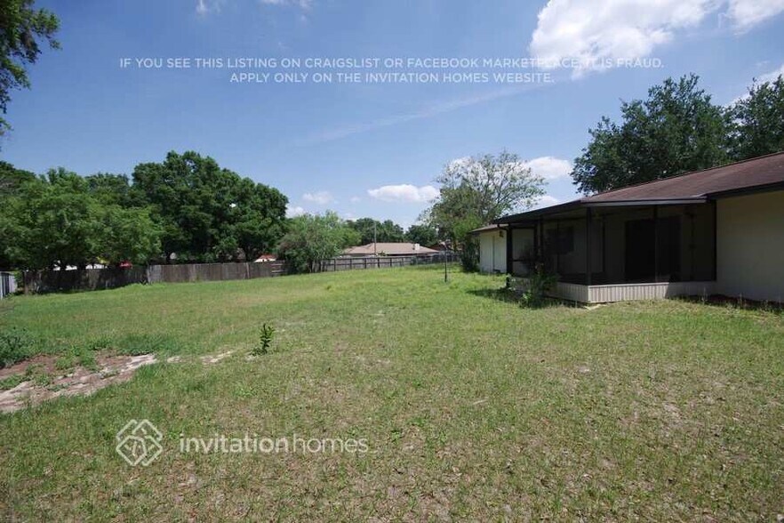 Building Photo - 1904 High Glen Ct N