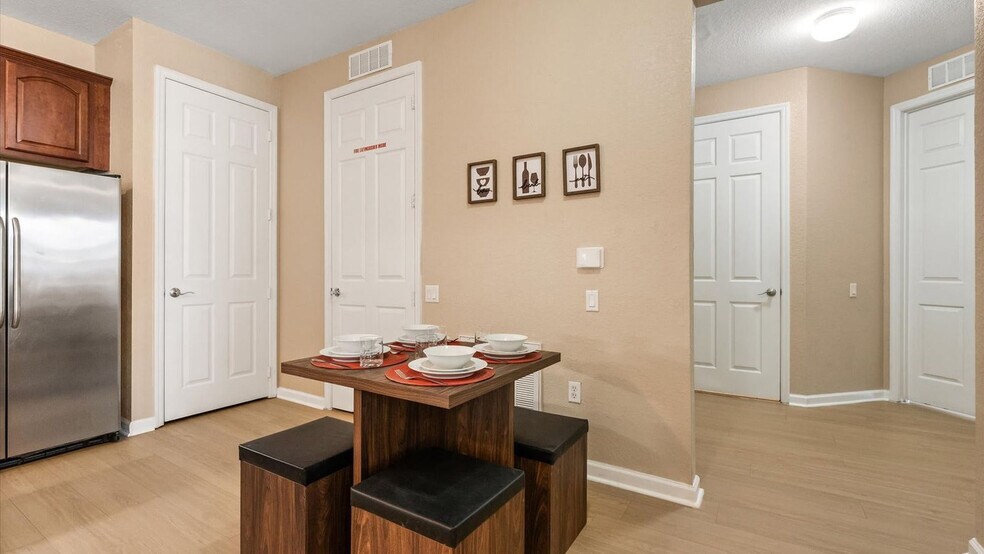 Building Photo - 5037 Shoreway Loop