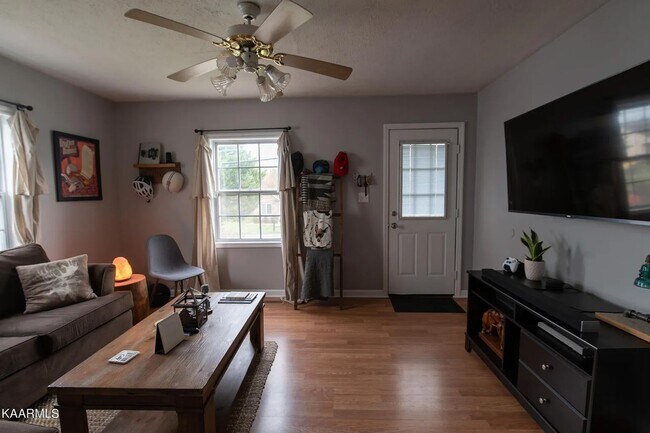 Building Photo - Updated North Knoxville Gem | Massive Fenced Yard & Prime Location!