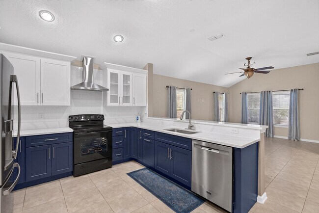Building Photo - 73 Durango Dr
