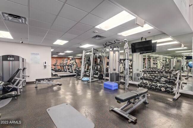 Building Photo - 4737 N Scottsdale Rd