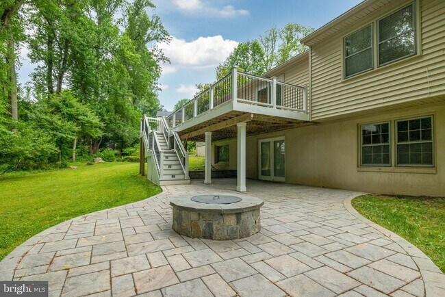 Building Photo - 9622 Cinnamon Creek Dr