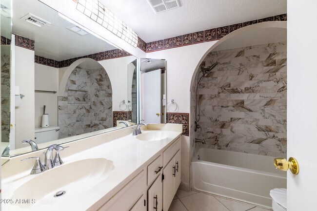 Building Photo - 2847 E Acoma Dr