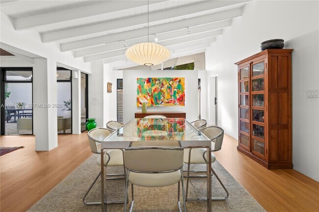 Building Photo - 2132 Middle River Dr