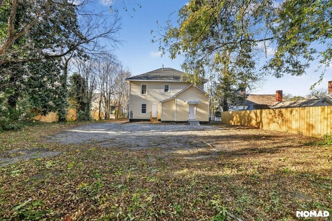 Building Photo - 512 Maple Ave