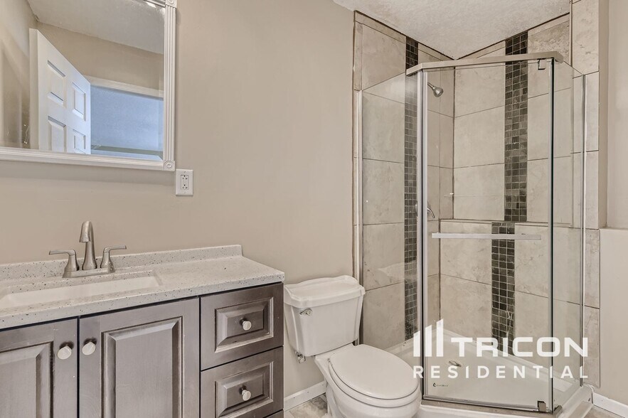 Building Photo - 4212 Hidden Pond Trail NE