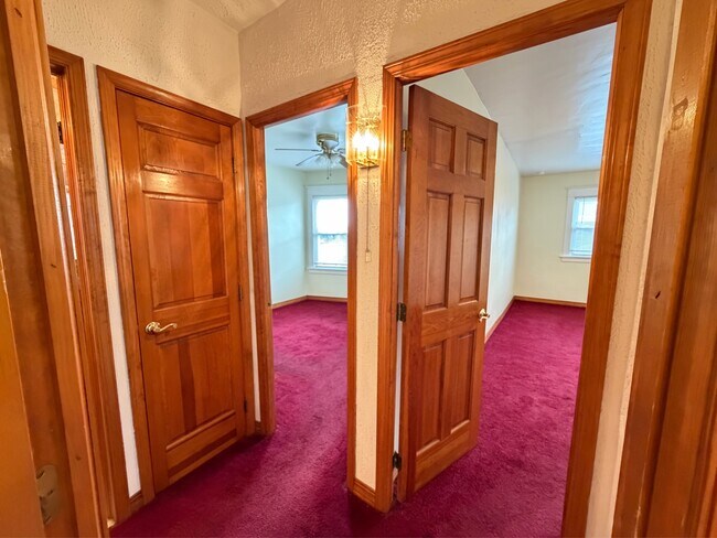 Building Photo - 144 Lovering Ave