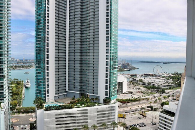 Building Photo - 851 NE 1st Ave