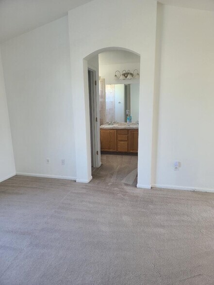 Building Photo - 12467 Dexter Way