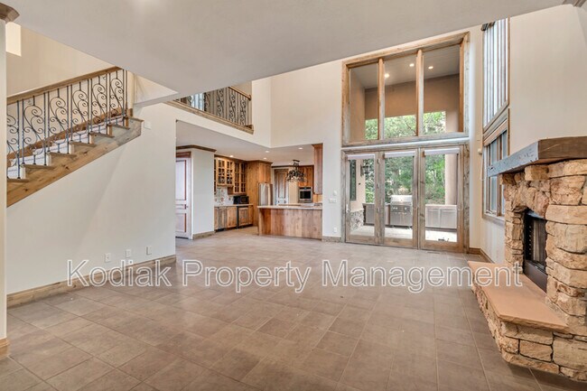 Building Photo - 3608 E Crest Mount Cir