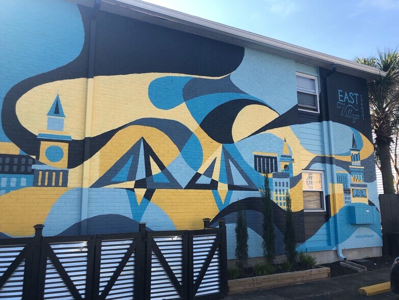 front of building - 16 Reid St