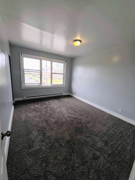 Master Bedroom - 7061 Elmhurst St