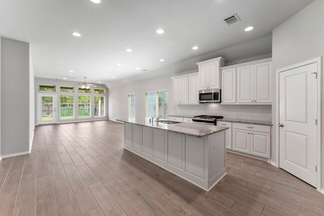 Building Photo - 156 Buckeye Dr