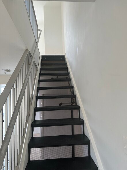 Building Photo - 1134 NW 5th St