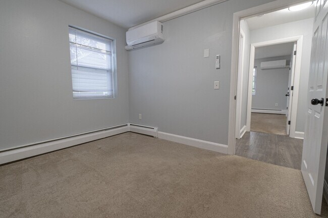 Building Photo - 225 S Main St