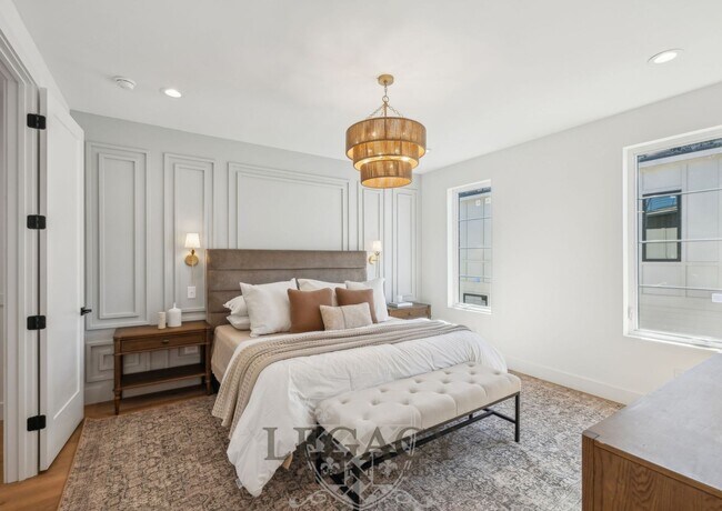 Building Photo - 1019 12th Ave N