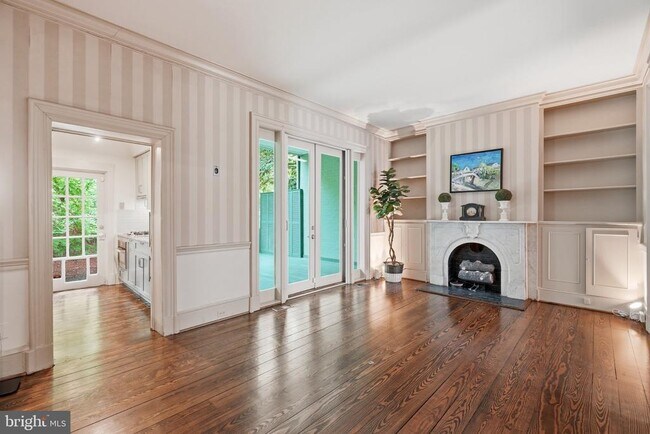 Building Photo - 1241 33rd St NW