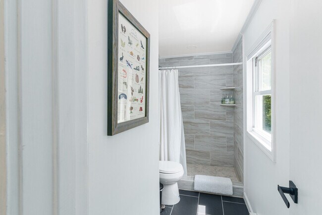 Building Photo - 10904 NY-73 Scenic