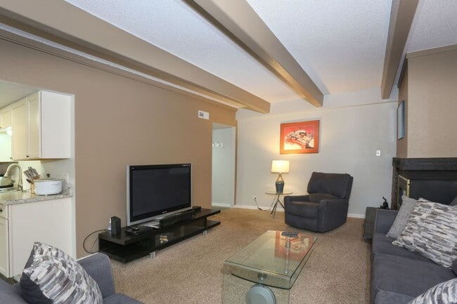 Building Photo - 2 bed, 2 bath in Breckenridge! Winter seas...