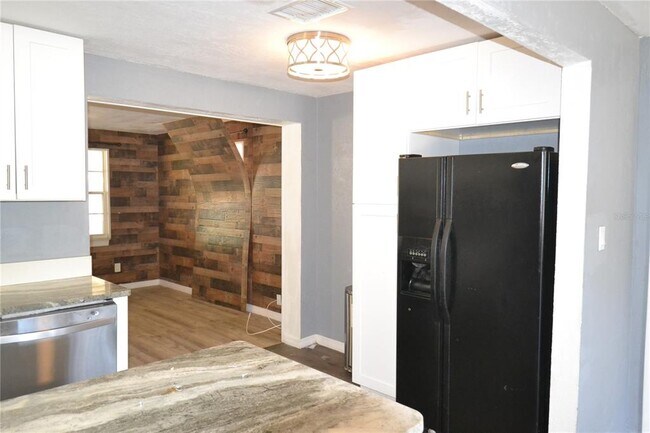 Building Photo - 11465 92nd St N