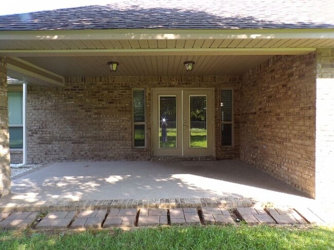 Building Photo - 3624 Laurel Lee Blvd