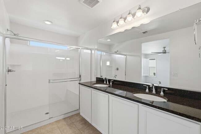 Building Photo - 1647 S 83rd Pl