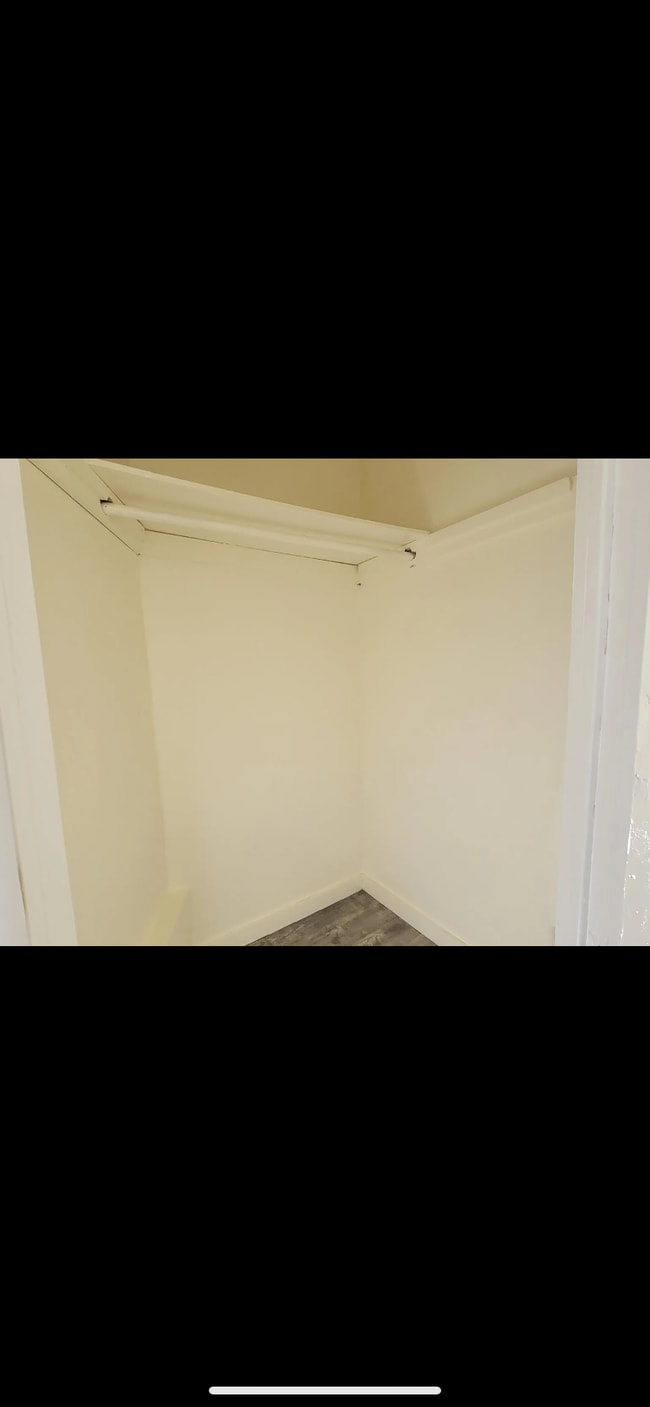 Building Photo - 1123 Grove St