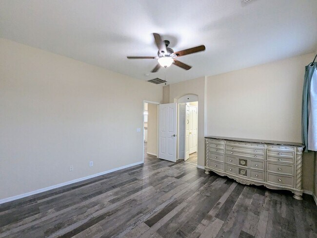 Building Photo - 16635 N 169th Ave