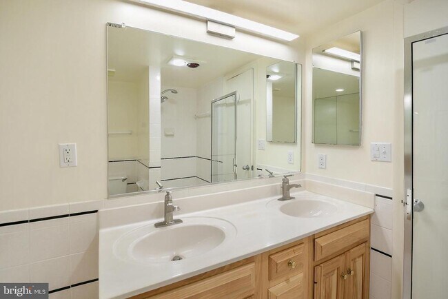 Building Photo - 5505 Seminary Rd